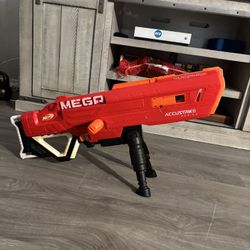 Nerf MEGA Accustrike