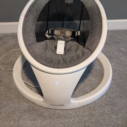 Munchkin Bluetooth Baby Rocker w/ Remote – Excellent Condition