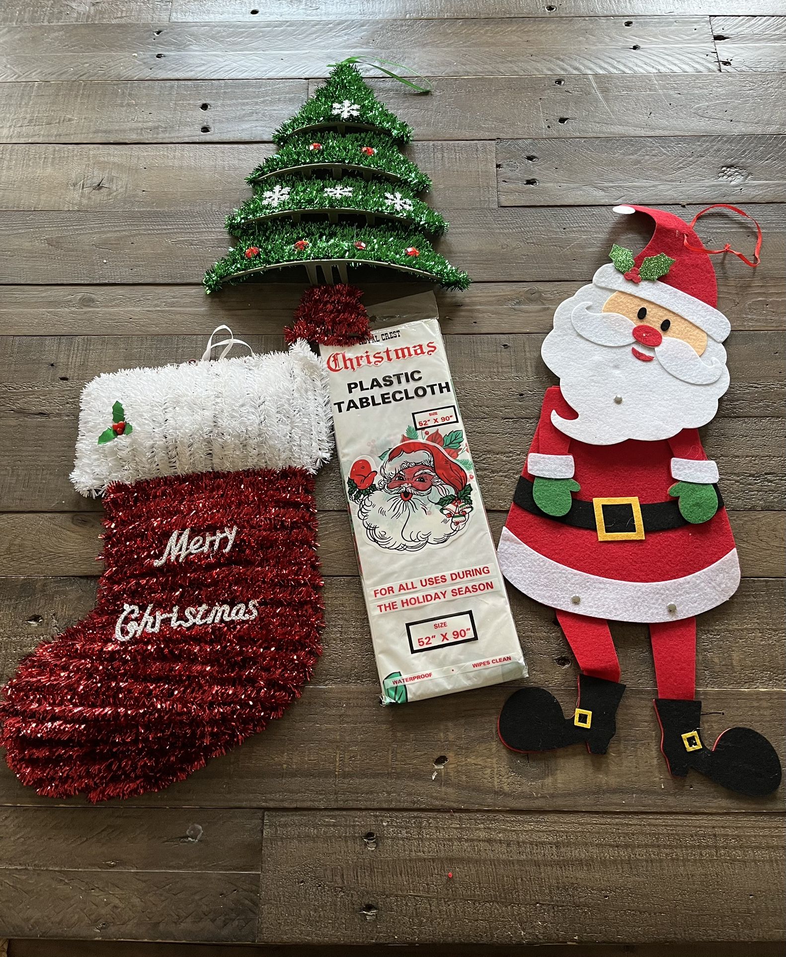 Holiday Decor & Tablecloth