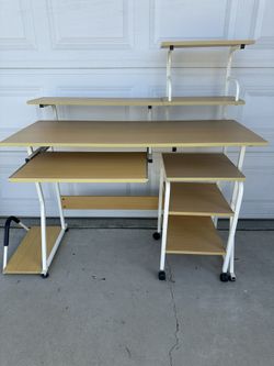 Large Reading Computer Office Desk with Hutch and moveable shelves cabinet