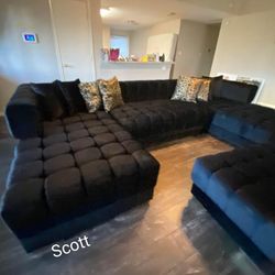 ‼️Brand New Doble Chaise Black Velvet Sectional ‼️