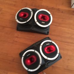 I Have  4 Car  Speakers  🔊 6.5 In Custom Box 600 Watts Each One. 