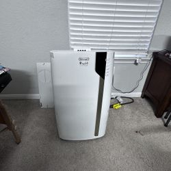 De'Longhi Black Portable Air Cooler with Remote Control