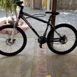 giant Mountain Bike 