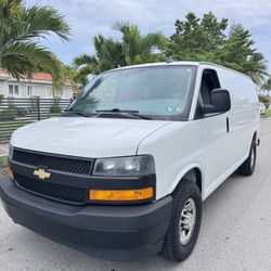 2022 Chevrolet Express 2500