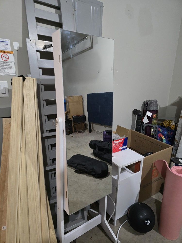 Standing Mirror With Jewerly Storage