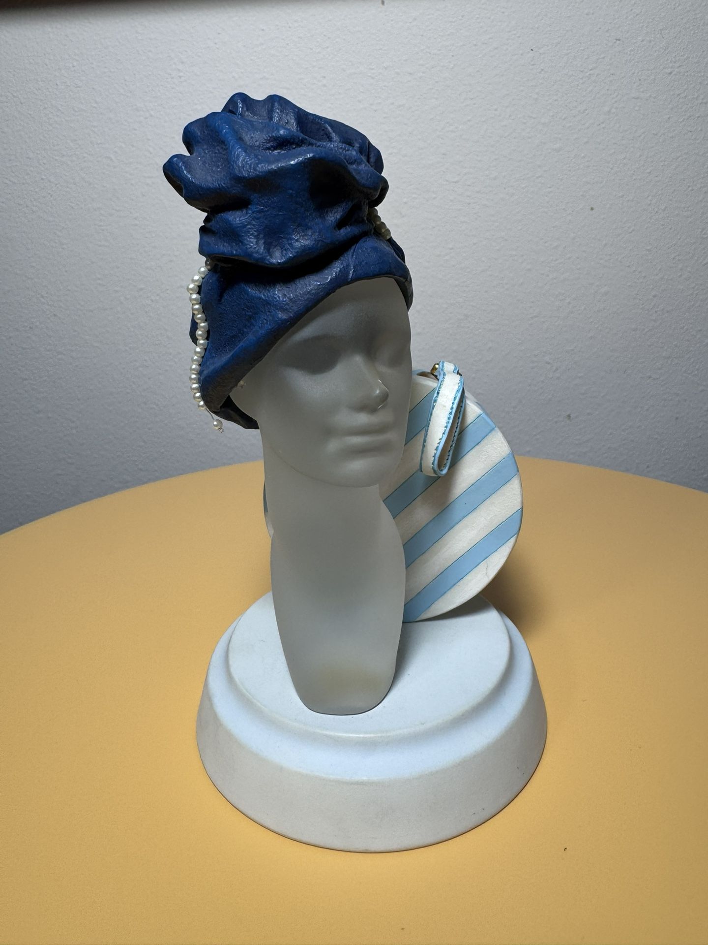 Just the Right Style “Sea of Pearls” Figurine – Coastal Chic Vintage Decor