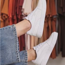 PUMA CORINA SHOES SIZE 7 