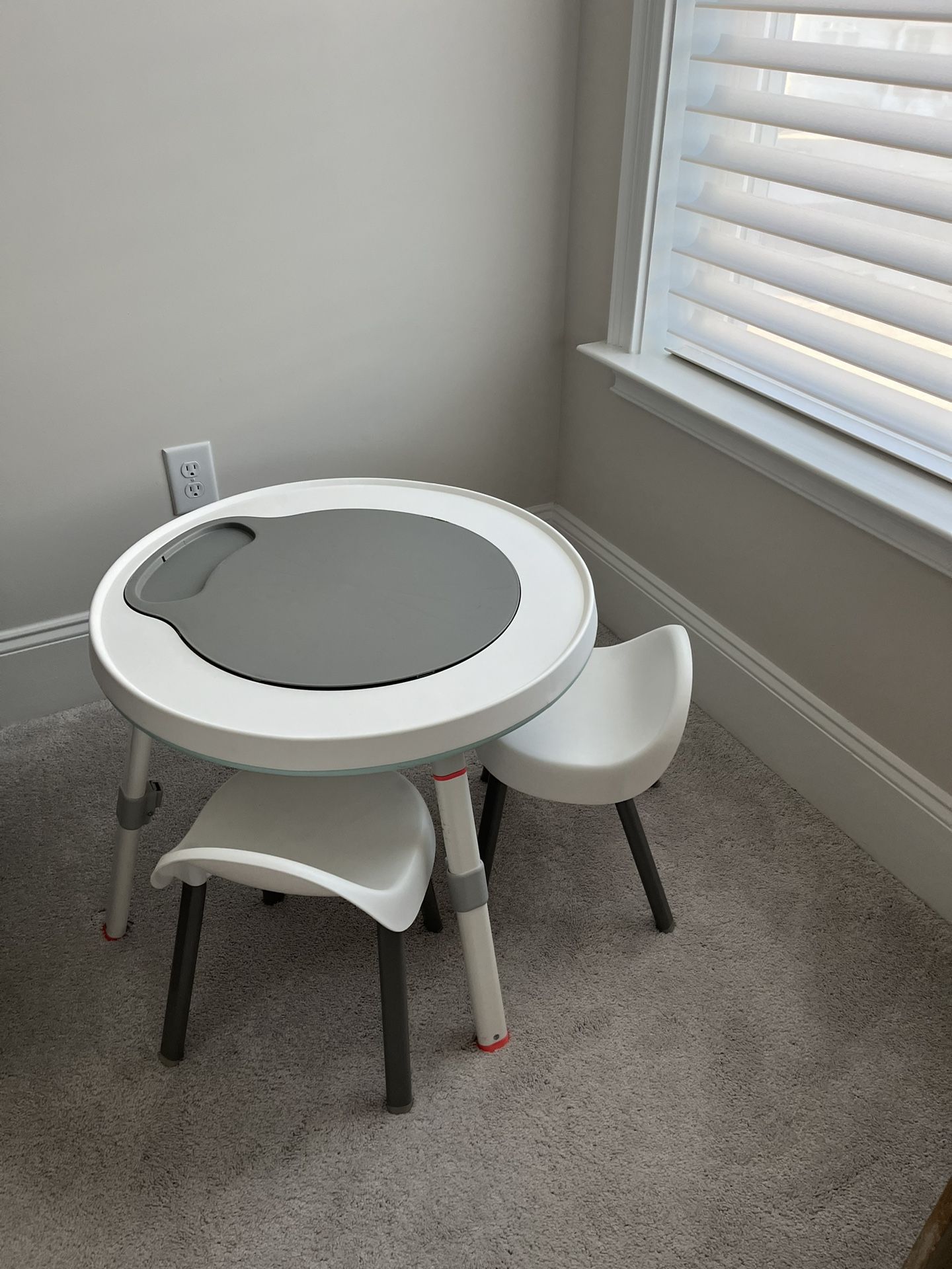 Skip hop activity centre + chairsx2