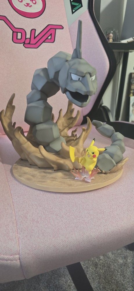 Kotobukiya Onix VS pikachu Statue