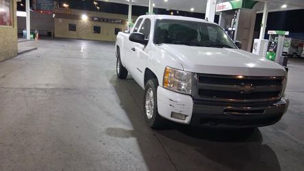 Chevrolet Silverado Extended Cab Pickup Truck