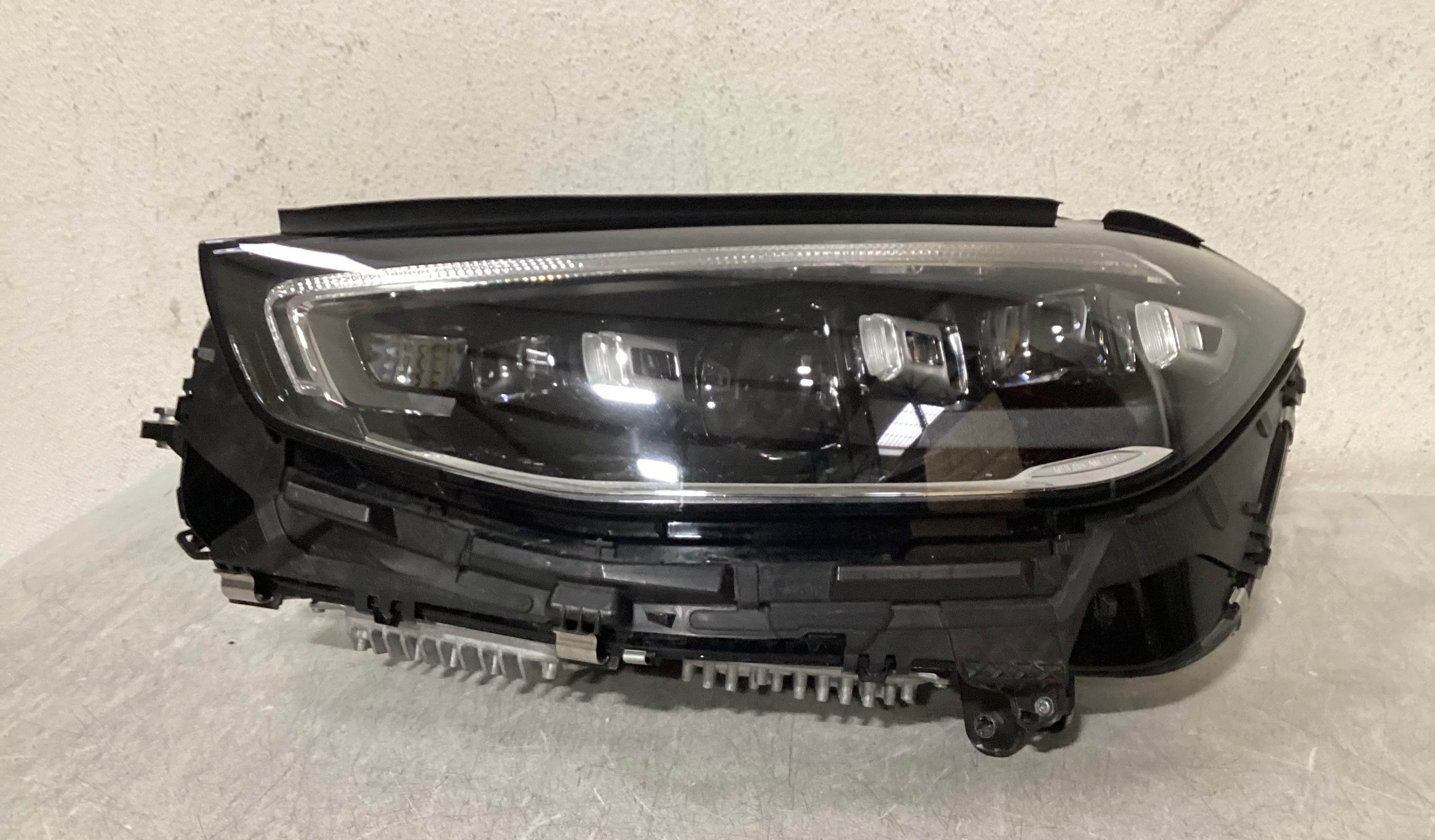MERCEDES S550 LEFT HEADLIGHT 2023