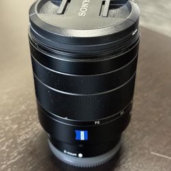 SONY Vario-Tessar T* FE 24-70 mm Lens Mint! OBO