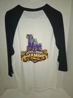 World series 2024 and 2025 t shirt size large.