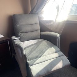 RECLINER (from Bobs Furniture) 