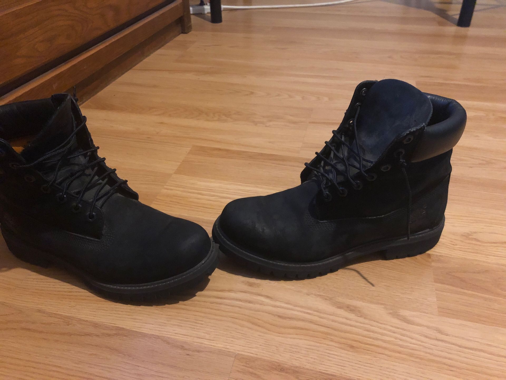 All black timberlands, size 9 men worn few times 50$ nothing less not changing price