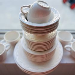 🍽️ Pfaltzgraff Acadia White – 27 Pc Stoneware Set ☕