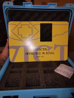 Invicta 8-Slot Dive Impact Watch Case, Light Blue (DC8-LTBLU)