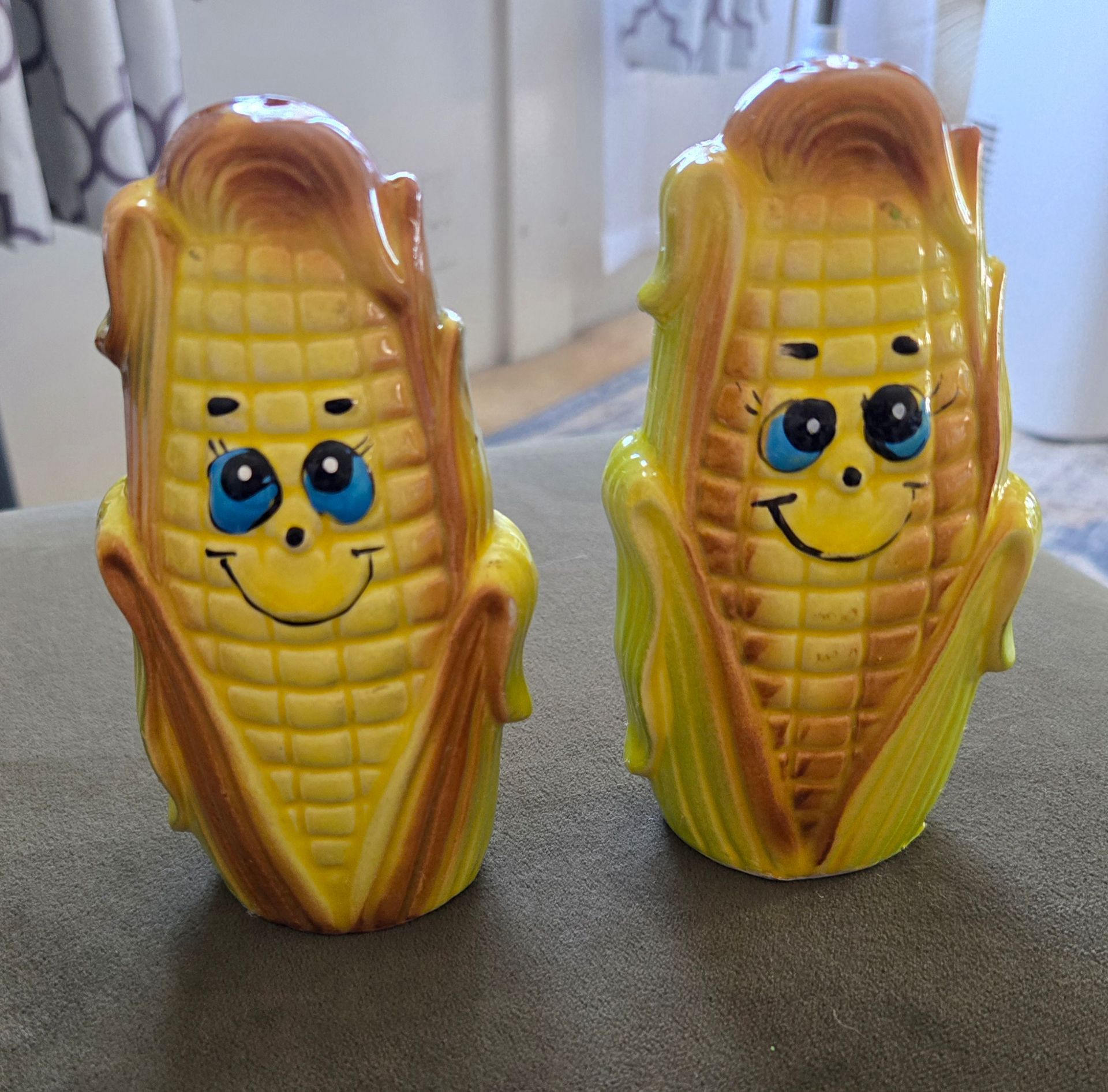 Salt and pepper shakers corn in the COB.