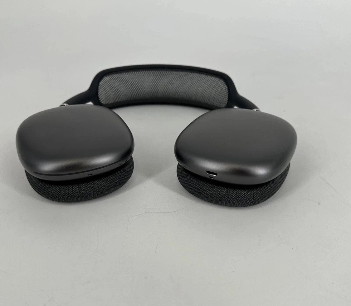 AirPods Max Lightning Space Gray w/ Smart Case - Excellent Condition
