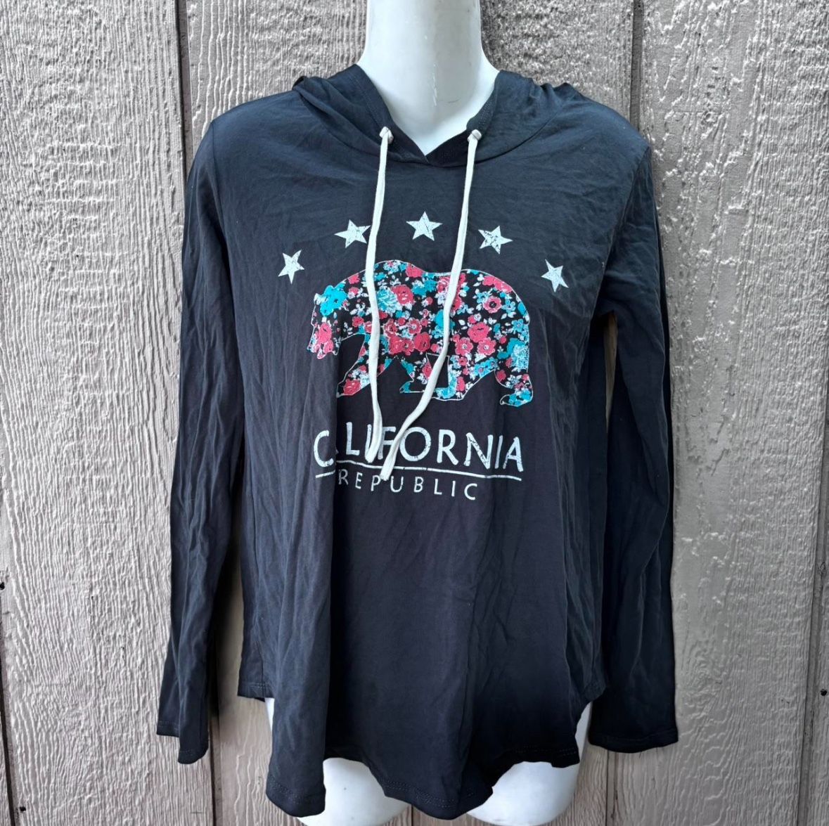 New Small California graphic Gray Hooded Long Sleeve Tshirt