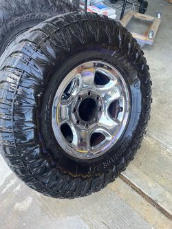 Ram 35x12.5 rim and tires