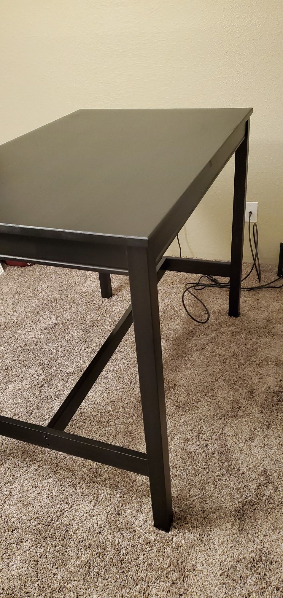 Free Dining Table