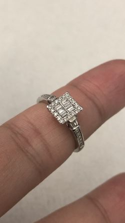 White gold diamond ring