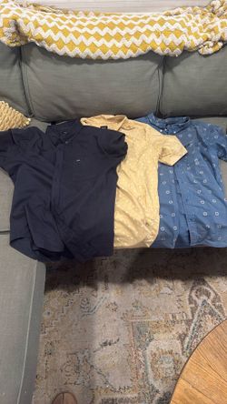 3 Large RVCA Button Ups Slim Fit Large