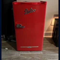 Igloo Mini Fridge With Freezer 