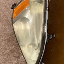 Hondas Accord Passenger Side Headlight 