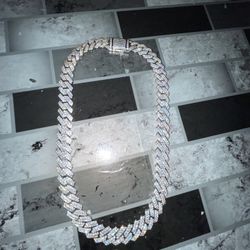 ICED WHITE GOLD MIAMI PRONG CUBAN CHAIN 💎