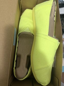 Toms Shoes Size 9