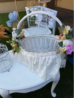 Party favors basket for $15 ((Coleman & Cheyenne))