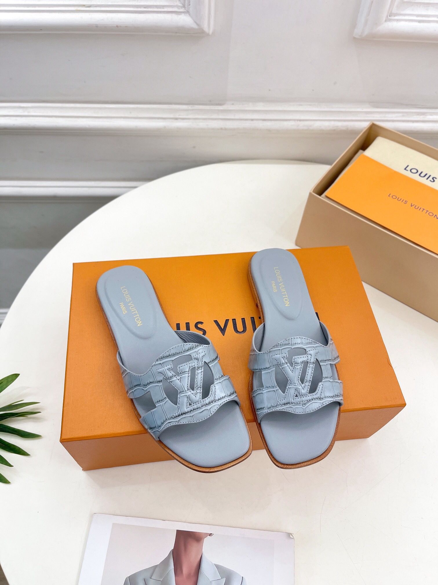 Fashionable Slippers 