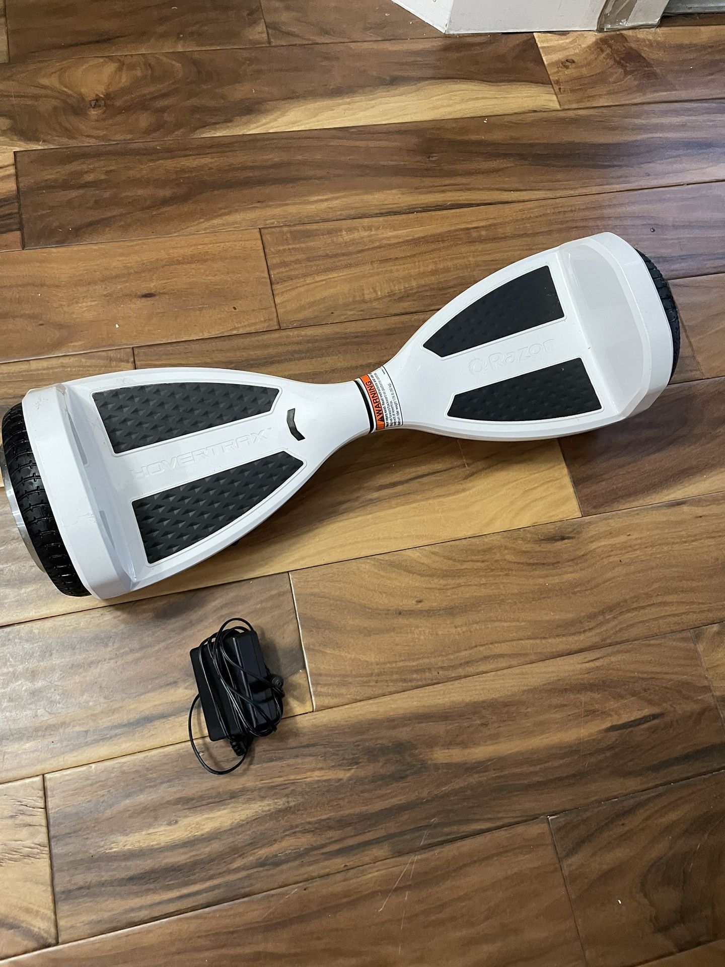 Razor Hovertrax 1.5 White Hoverboard Self-balancing Smart Scooter