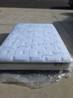 COLCHON QUEEN SERTA MEDIUM