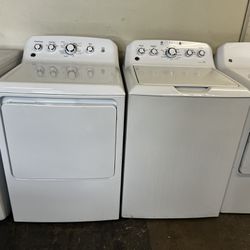 Ge He Top Load Washer With Agitator And Gas Dryer Set 