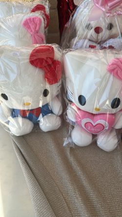 Hello Kitty plushes Mother’s Day