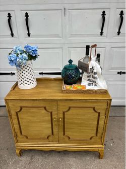 Cute ,Sturdy   Coffee/ Bar  Liquor Cabinet .