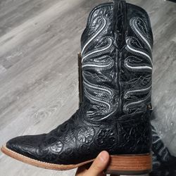 Torres Boots Size 7 Black 