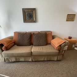 Sleeper Couch (Pull Out Couch)