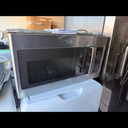 Microwave BRAND NEW OTR 120 Day Warranty 