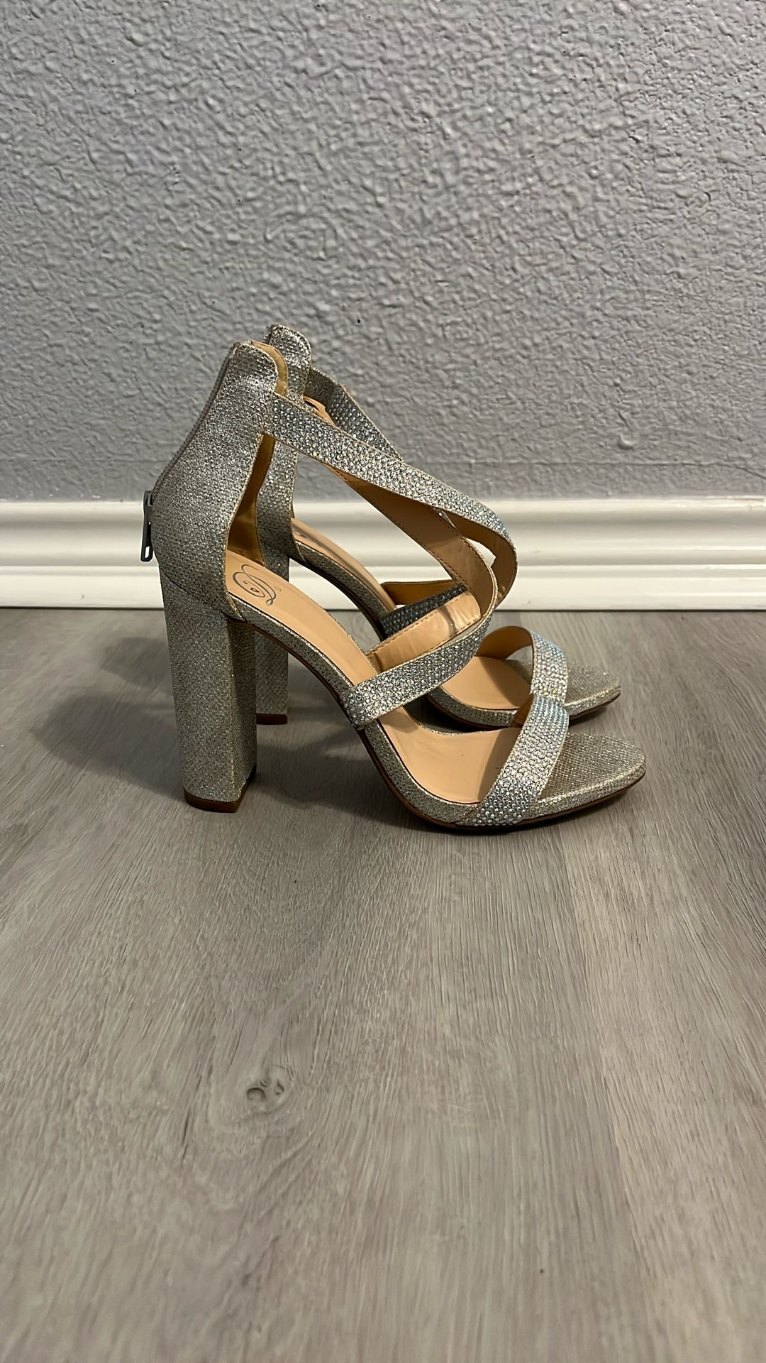 Delicious Silver Rhinestone High Heels 