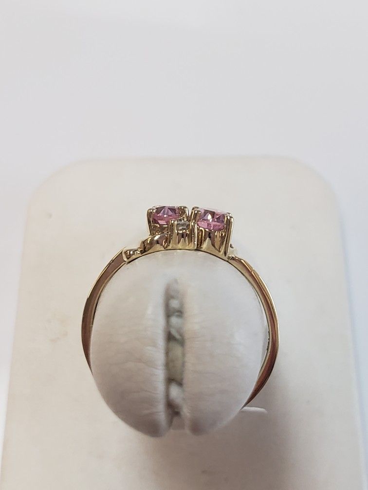 10k Yellow Gokd Pink Cz Ring 2 Grams Size 5.5