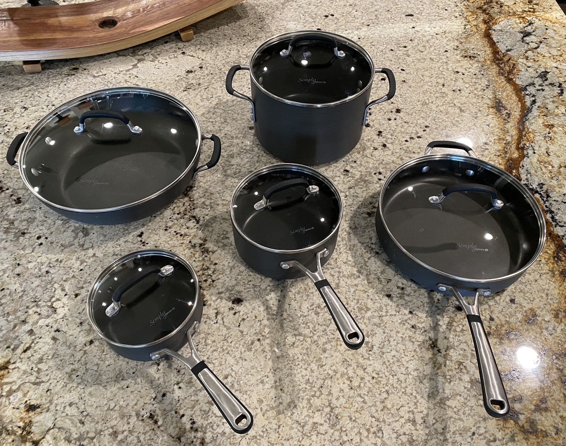 ‘Calphalon Simply’ 10 Pcs S.S. Cookware Set - Like New!