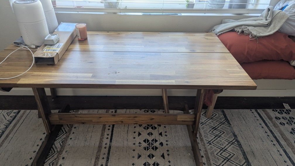 Idea Dining Table