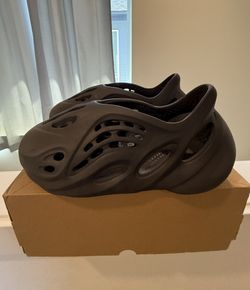 Onyx Adidas Yeezy Foam RNNR
