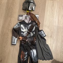 Madolorian Halloween Costume