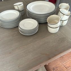 Set Of 12 Dinnerware Set 